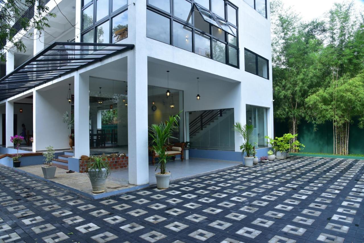 Eden Grand Hotel Dambulla Ngoại thất bức ảnh