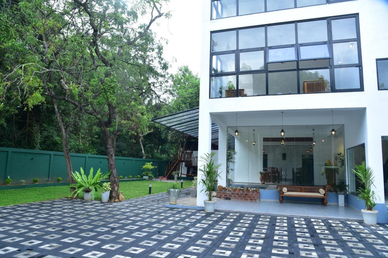 Eden Grand Hotel Dambulla Ngoại thất bức ảnh