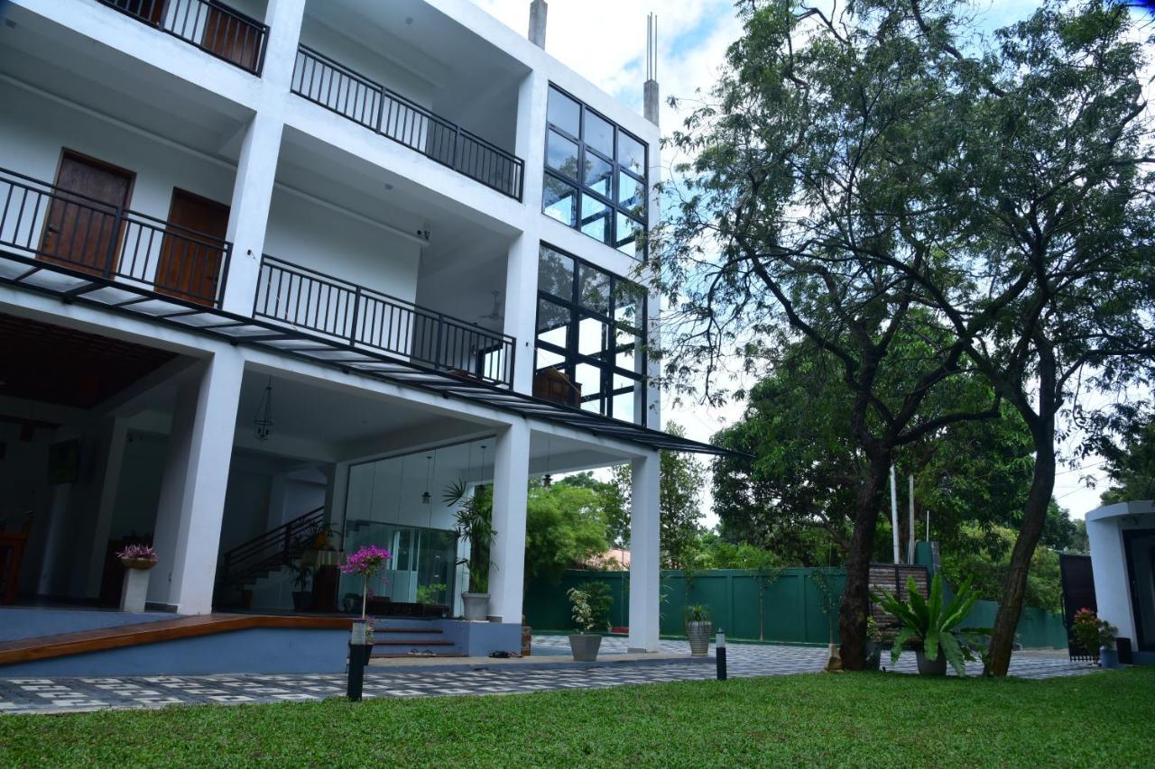 Eden Grand Hotel Dambulla Ngoại thất bức ảnh