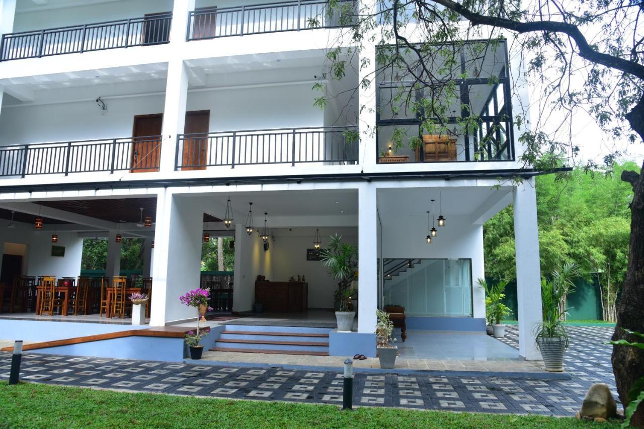 Eden Grand Hotel Dambulla Ngoại thất bức ảnh