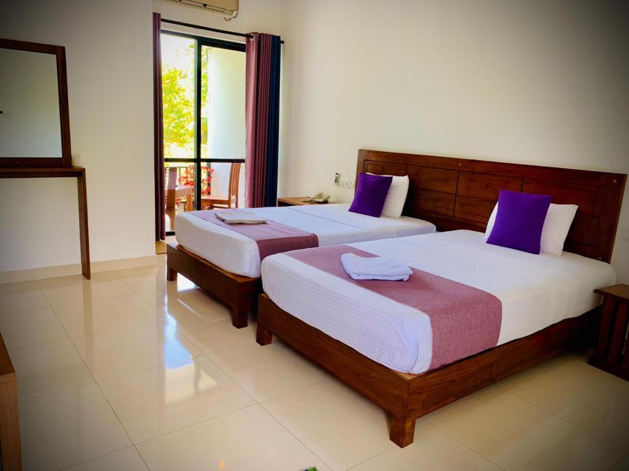 Eden Grand Hotel Dambulla Ngoại thất bức ảnh